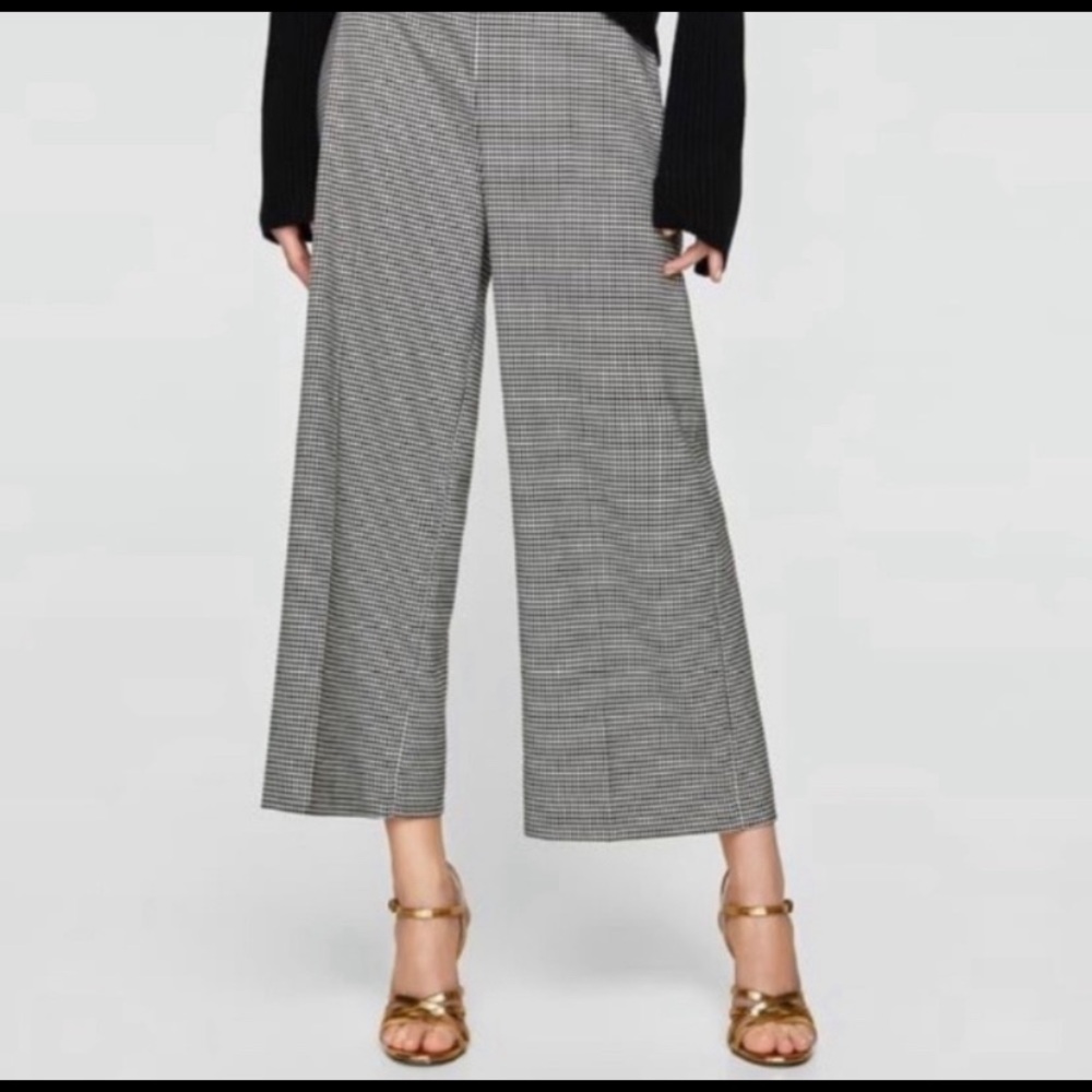 Zara Houndstooth Knit Cropped Pant/ Culottes